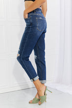 Load image into Gallery viewer, VERVET Distressed Cropped Jeans with Pockets
