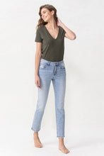 Load image into Gallery viewer, Andrea Midrise Crop Straight Jeans
