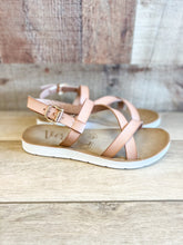 Load image into Gallery viewer, Tristy Sandal (final sale)

