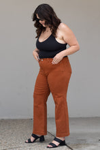 Load image into Gallery viewer, Judy Blue Feeling Special Pocket Jeans
